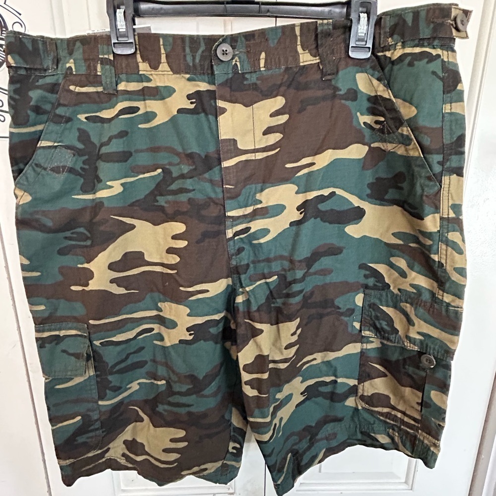 Foot Action Camouflage Mens Shorts 100% Cotton Shorts Size 40 New